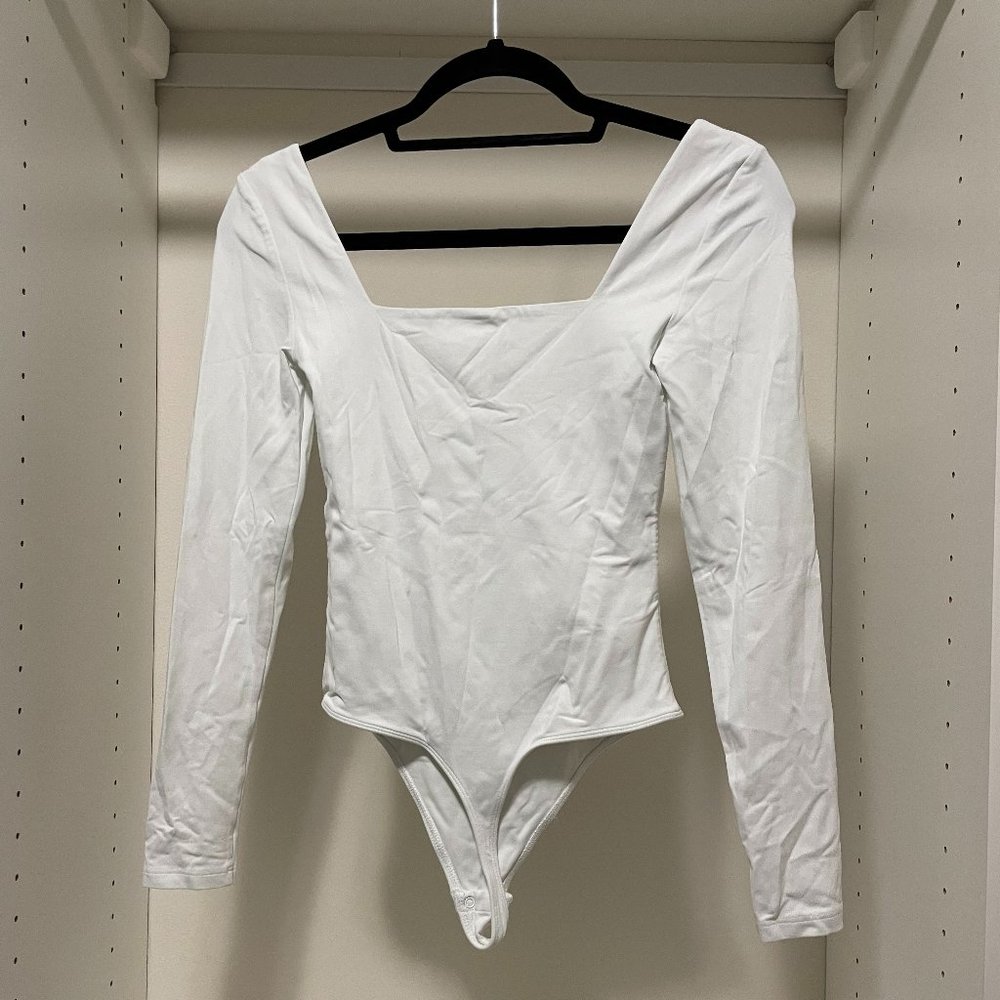 Babaton Contour Squareneck Longsleeve Bodysuit size Small